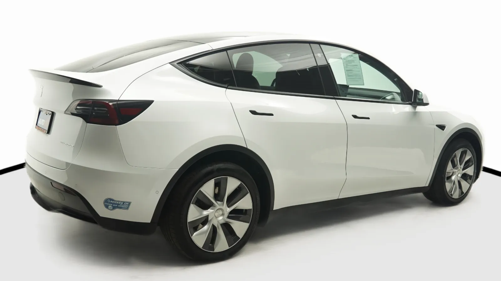 More photos of 2021 Tesla Model Y Long Range at Auto City, CA