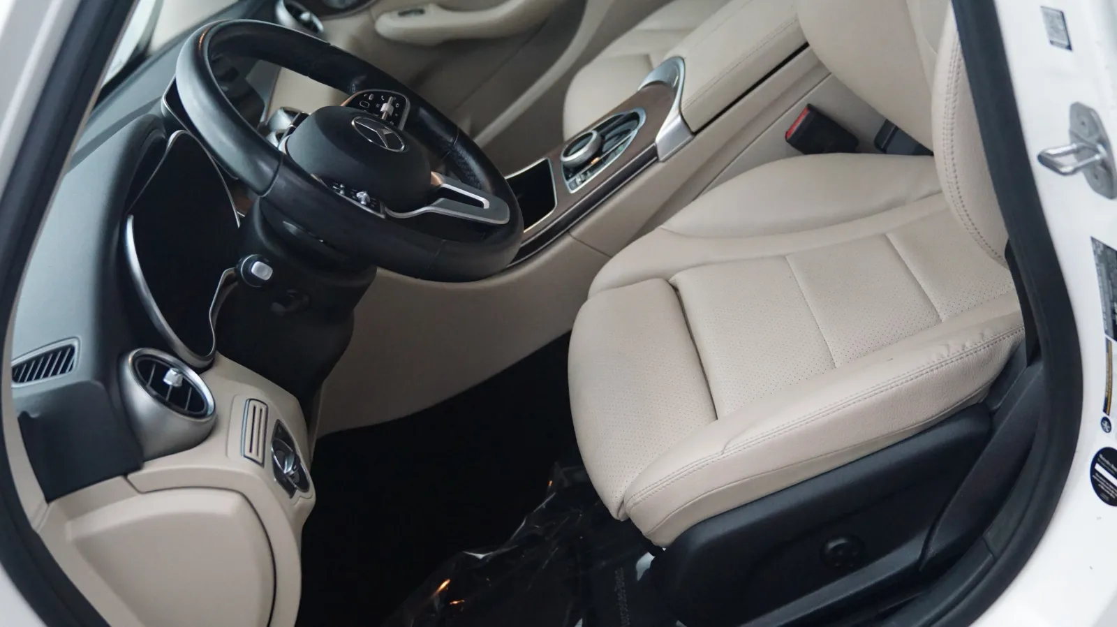 Mercedes-Benz C-Class photo 7