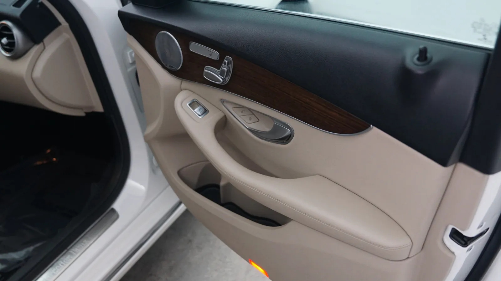 Mercedes-Benz C-Class photo 14