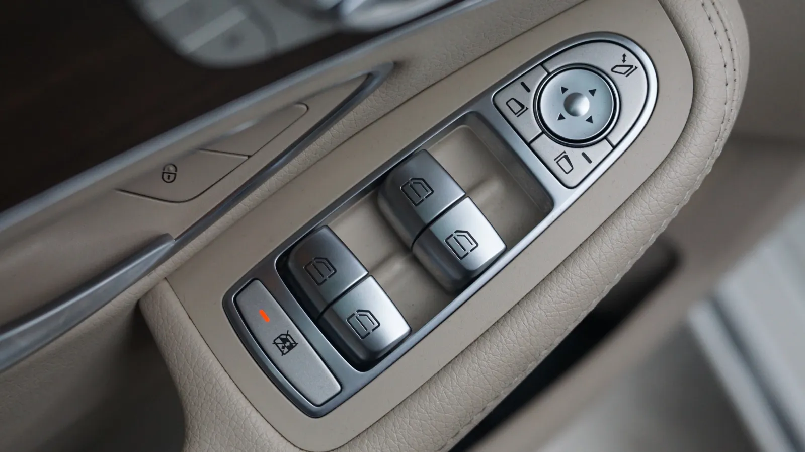 Mercedes-Benz C-Class photo 15