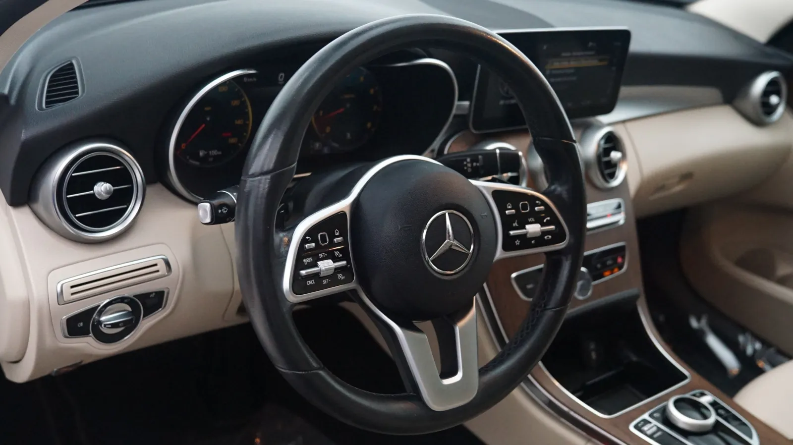 Mercedes-Benz C-Class photo 16