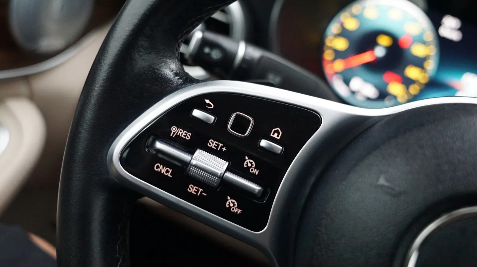Mercedes-Benz C-Class photo 18