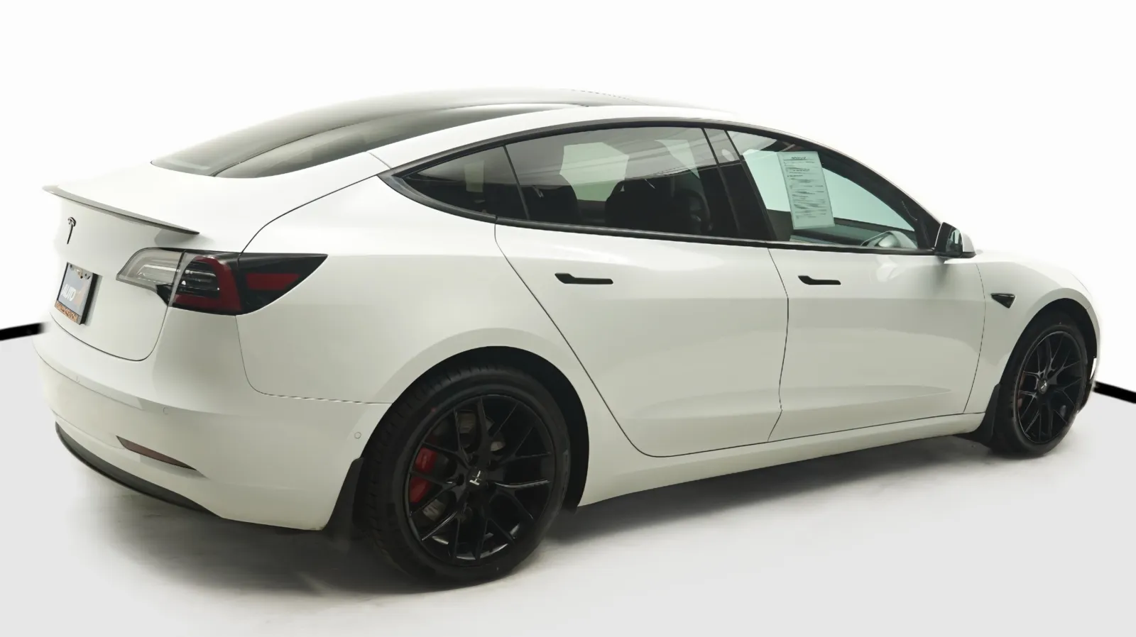 More photos of 2022 Tesla Model 3 Performance at Auto City, CA