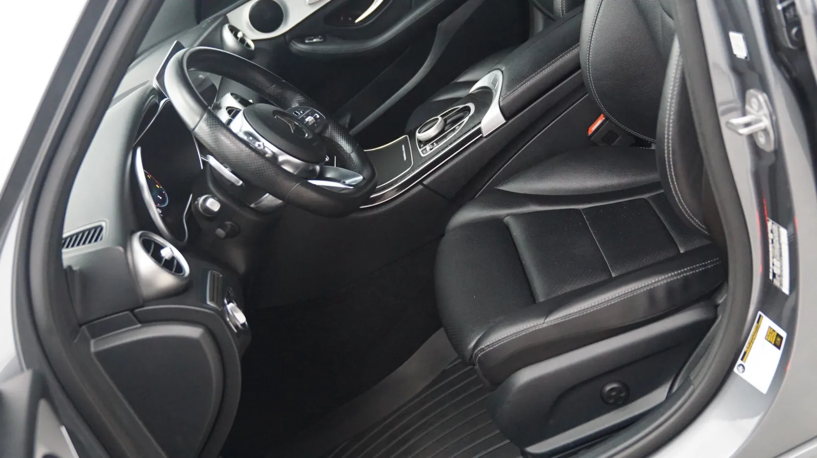Mercedes-Benz C-Class photo 7