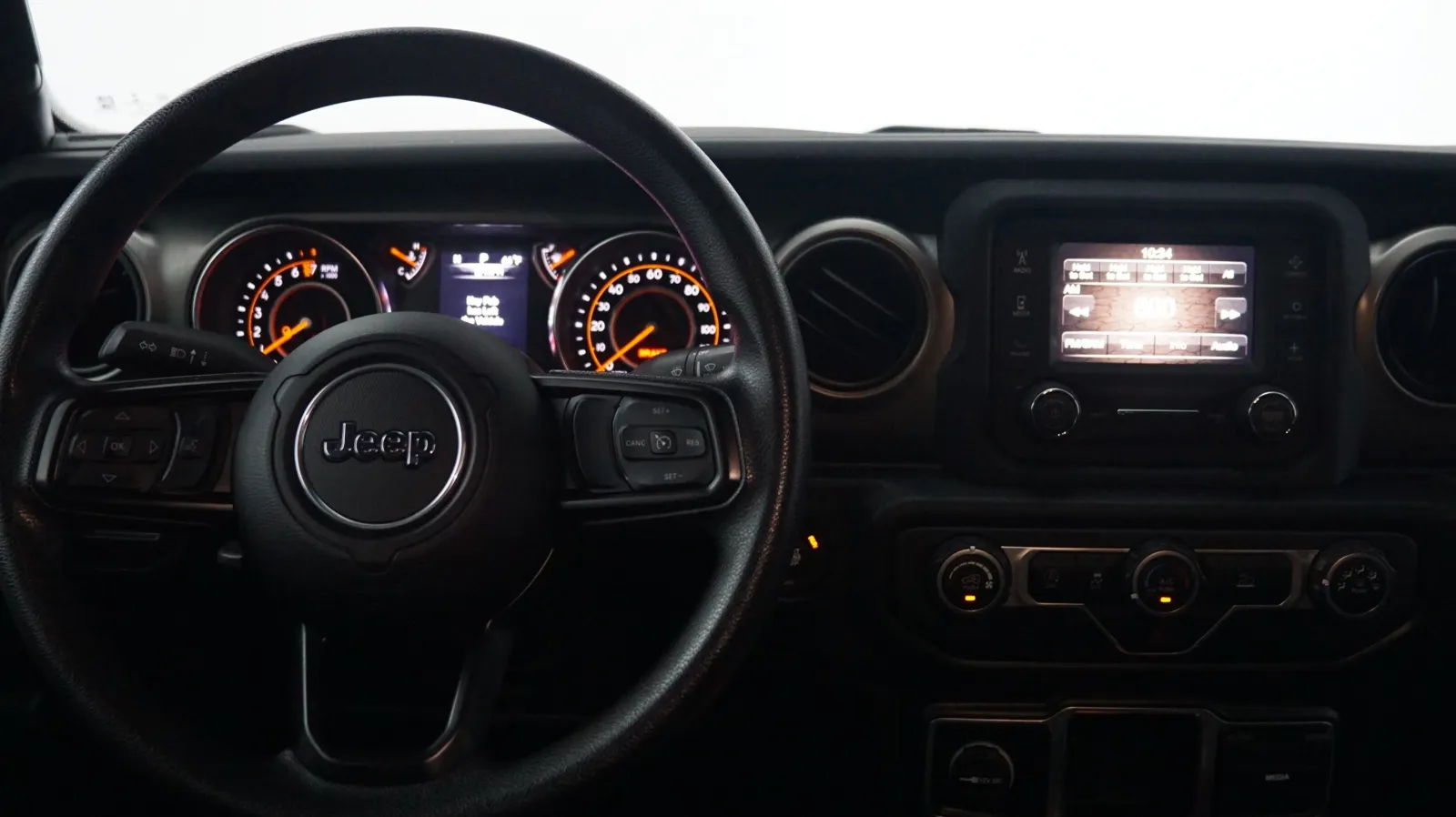 More photos of 2021 Jeep Gladiator Sport at Auto City, CA