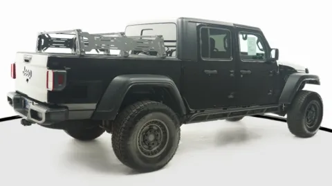 More photos of 2021 Jeep Gladiator Sport at Auto City, CA