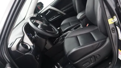 More photos of 2018 Toyota RAV4 Limited at Auto City, CA