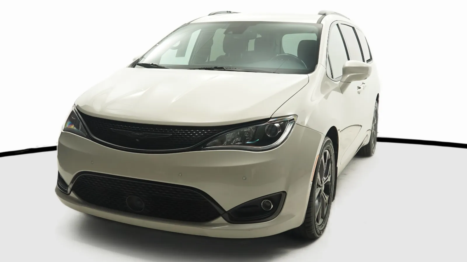 White 2020 Chrysler Pacifica Touring L Plus for sale in El Cajon, CA