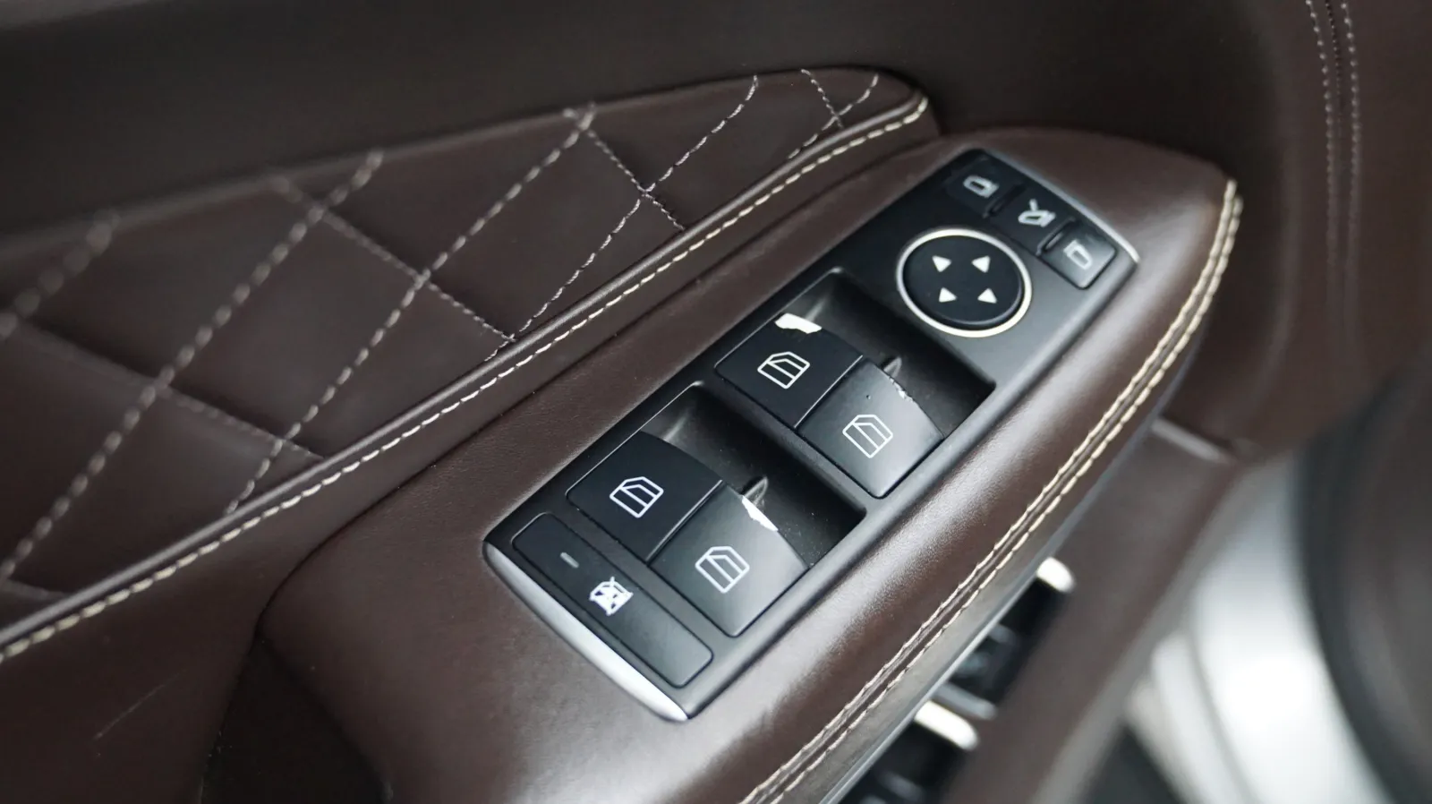 Mercedes-Benz GLS photo 15