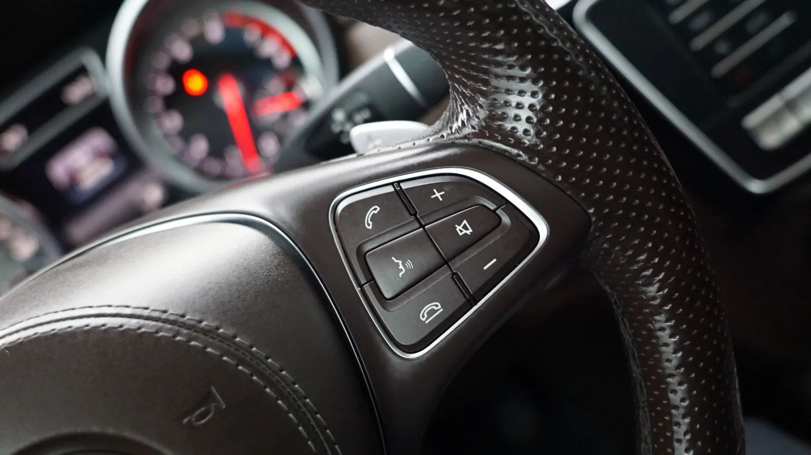 Mercedes-Benz GLS photo 19