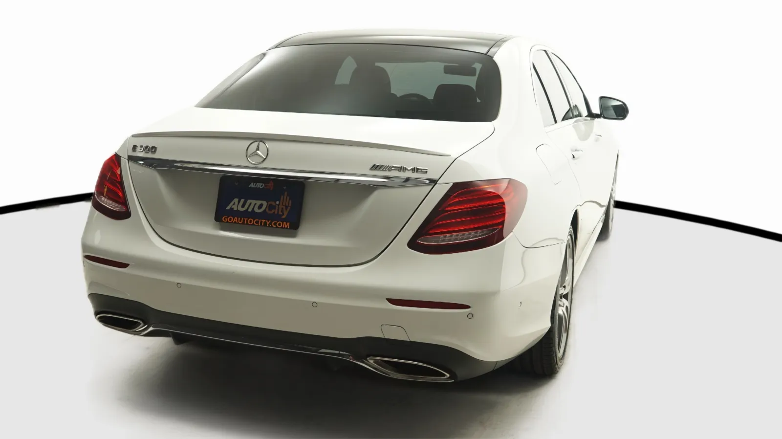 Mercedes-Benz E-Class photo 8
