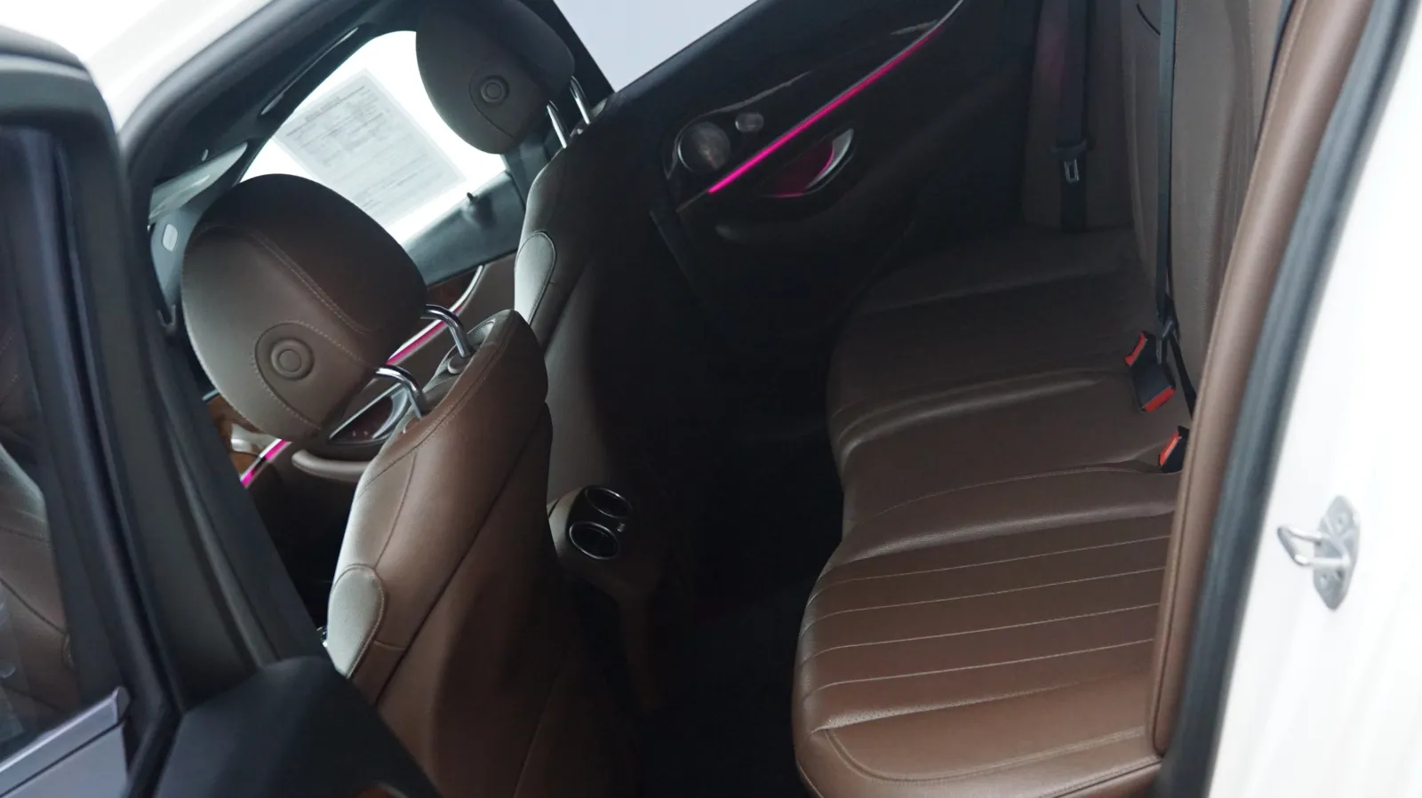 Mercedes-Benz E-Class photo 12