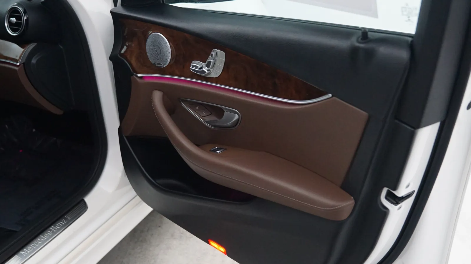 Mercedes-Benz E-Class photo 14