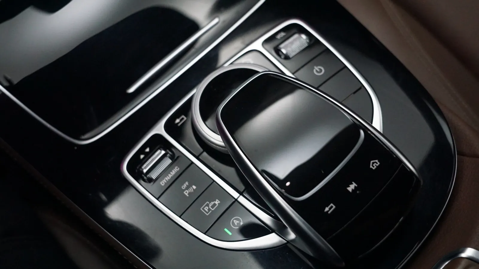 Mercedes-Benz E-Class photo 22