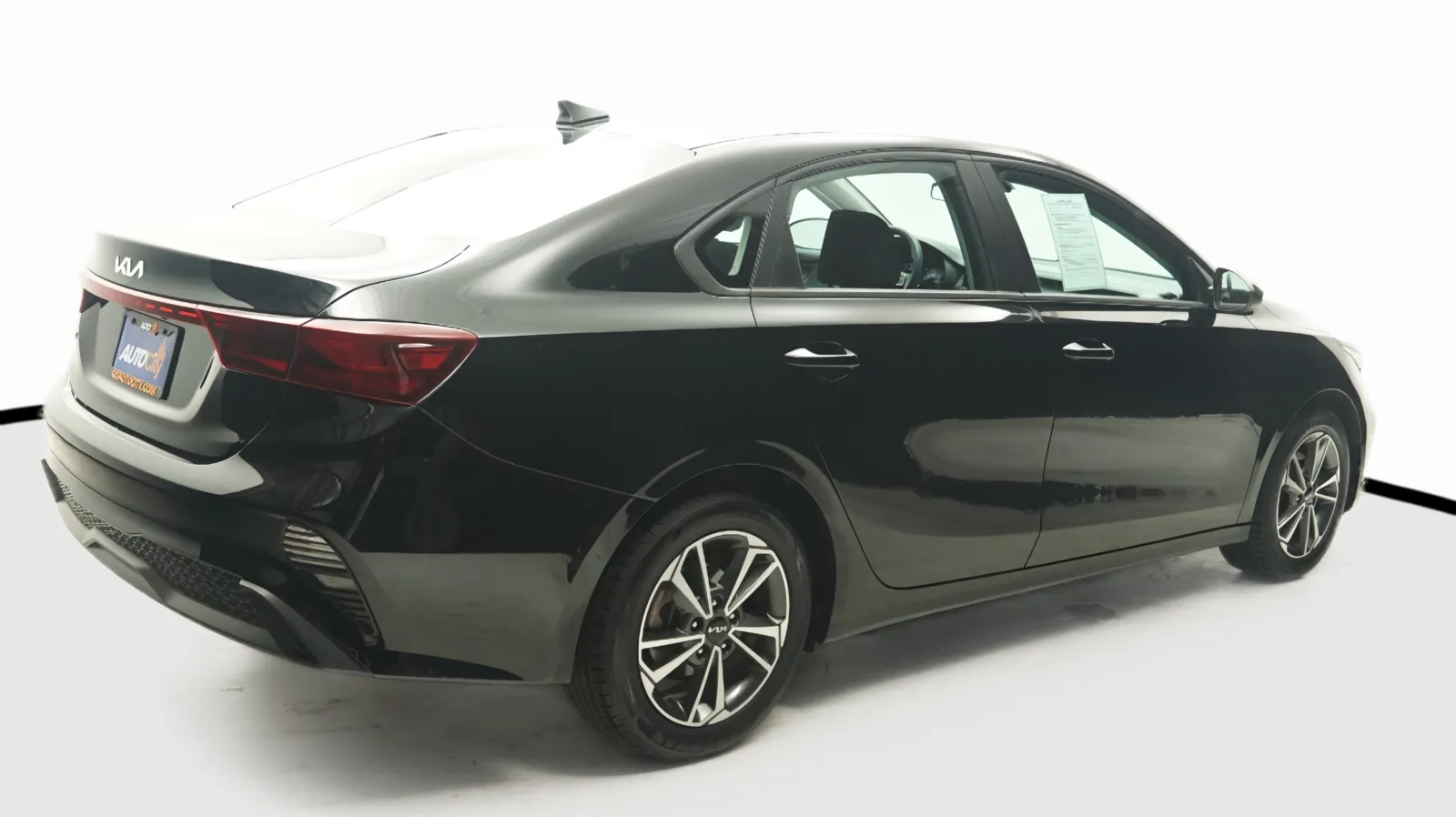 More photos of 2024 Kia Forte LXS at Auto City, CA