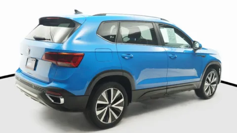 More photos of 2023 Volkswagen Taos SE at Auto City, CA