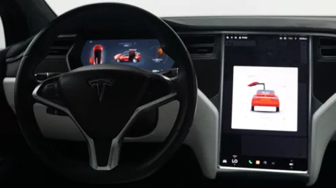More photos of 2017 Tesla Model X 90D at Auto City, CA