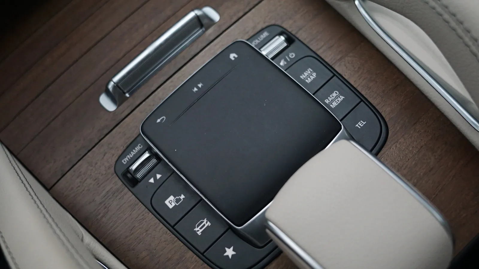 Mercedes-Benz GLE photo 22