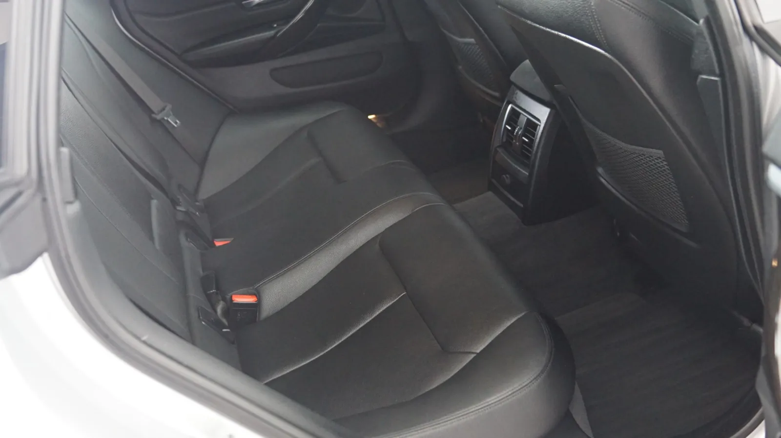 BMW 4 Series photo 11