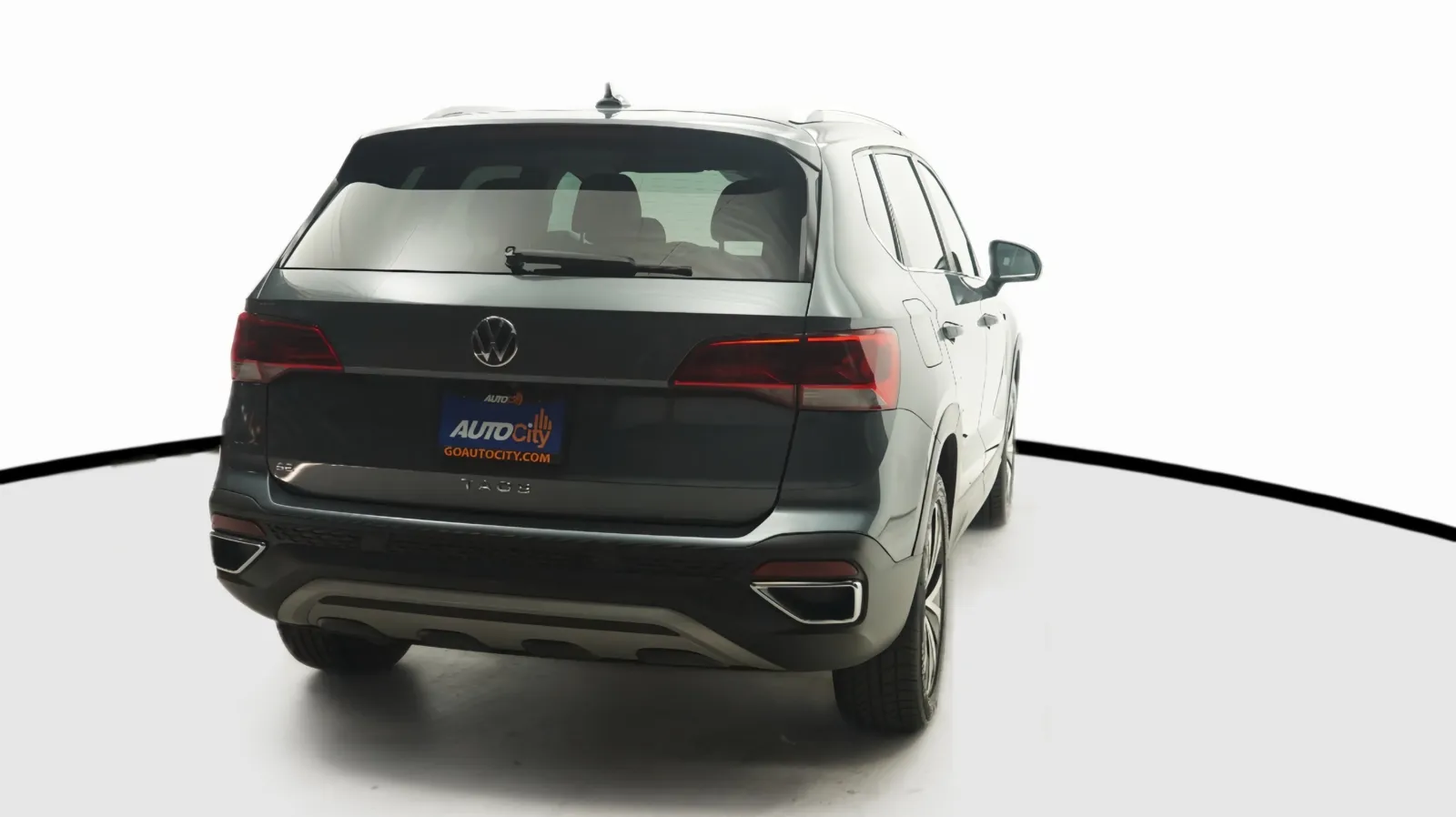 More photos of 2023 Volkswagen Taos SE at Auto City, CA