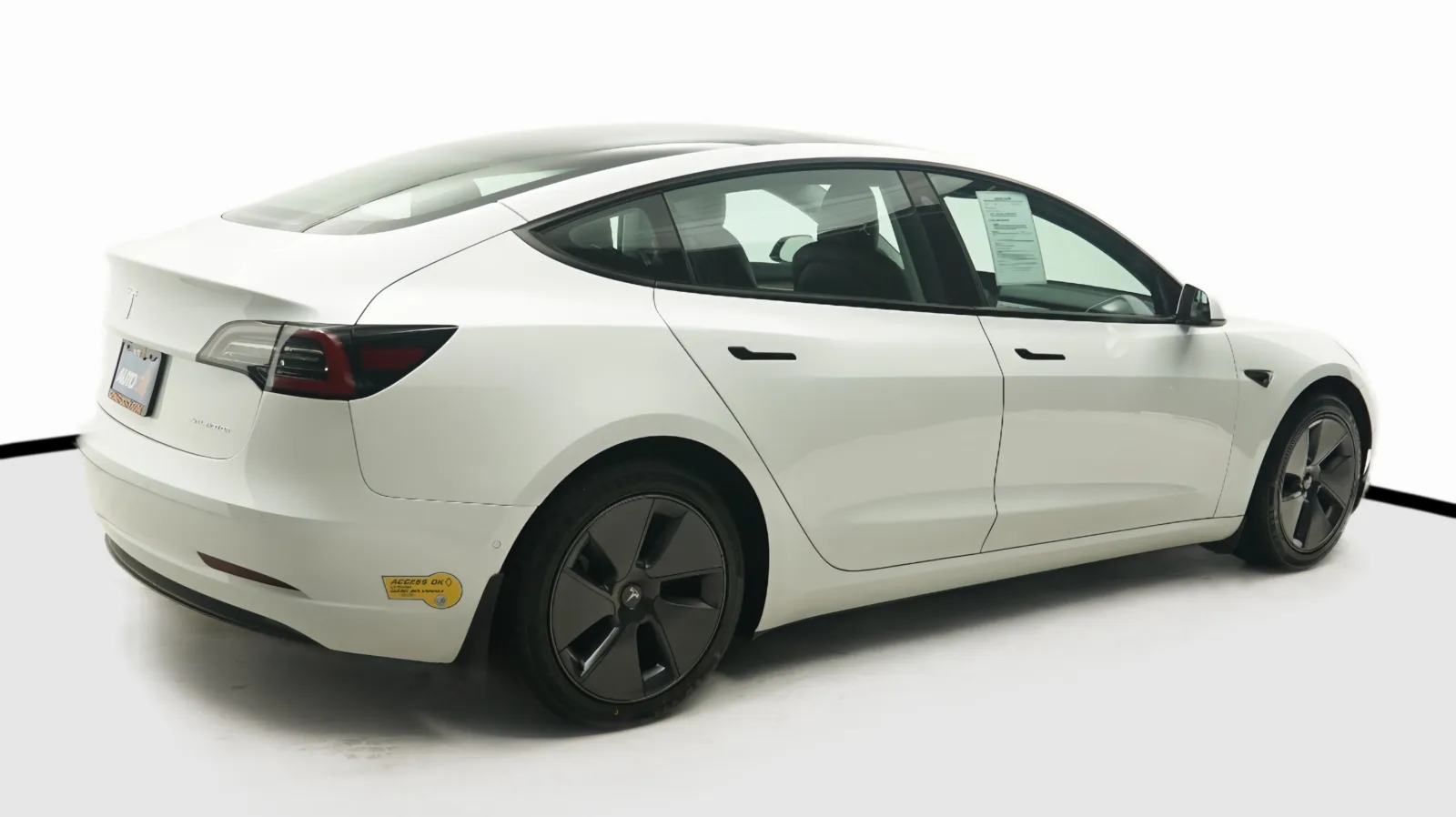 More photos of 2022 Tesla Model 3 Long Range at Auto City, CA