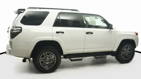 More photos of 2021 Toyota 4Runner Venture at Auto City, CA
