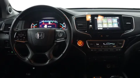More photos of 2019 Honda Pilot Touring 8-Passenger at Auto City, CA
