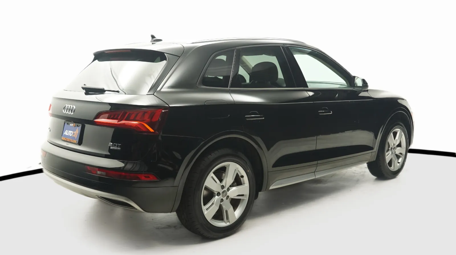 More photos of 2018 Audi Q5 Premium at Auto City, CA