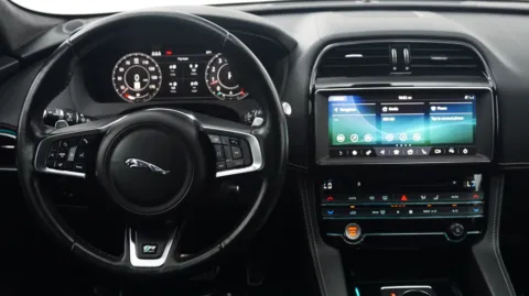 More photos of 2019 Jaguar F-PACE 30t R-Sport at Auto City, CA
