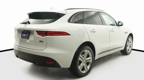 More photos of 2019 Jaguar F-PACE 30t R-Sport at Auto City, CA