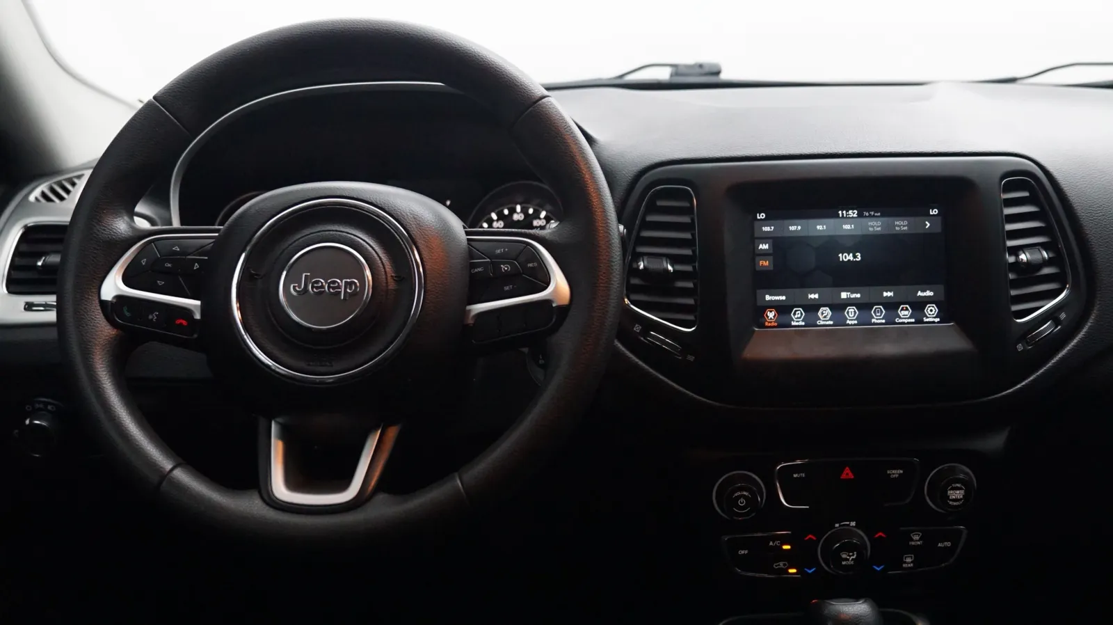 More photos of 2020 Jeep Compass Sport at Auto City, CA