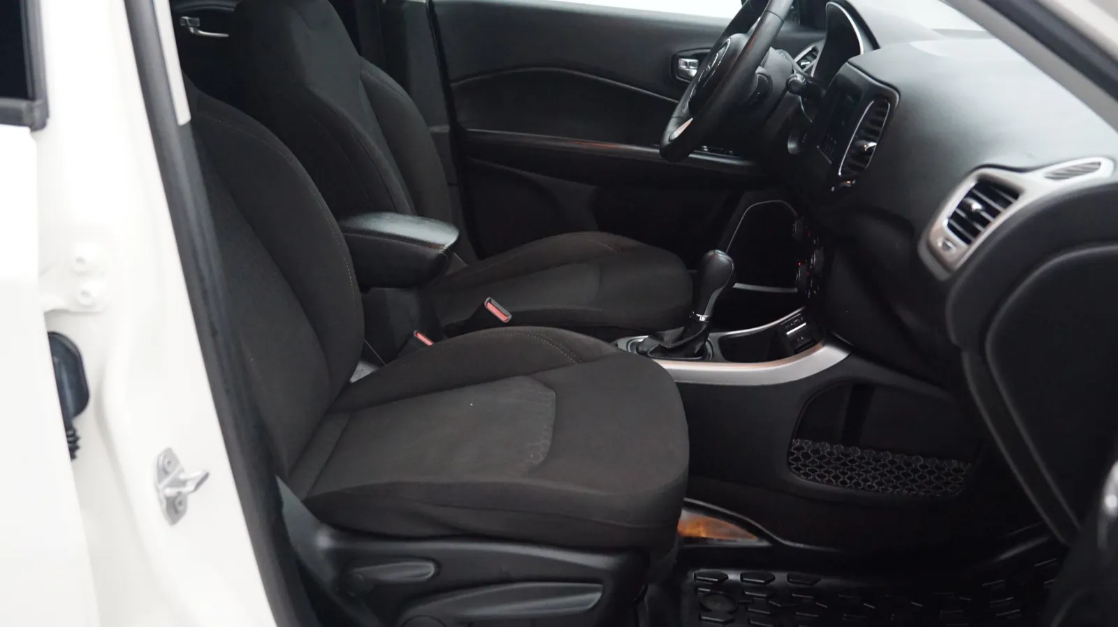 Jeep Compass photo 6