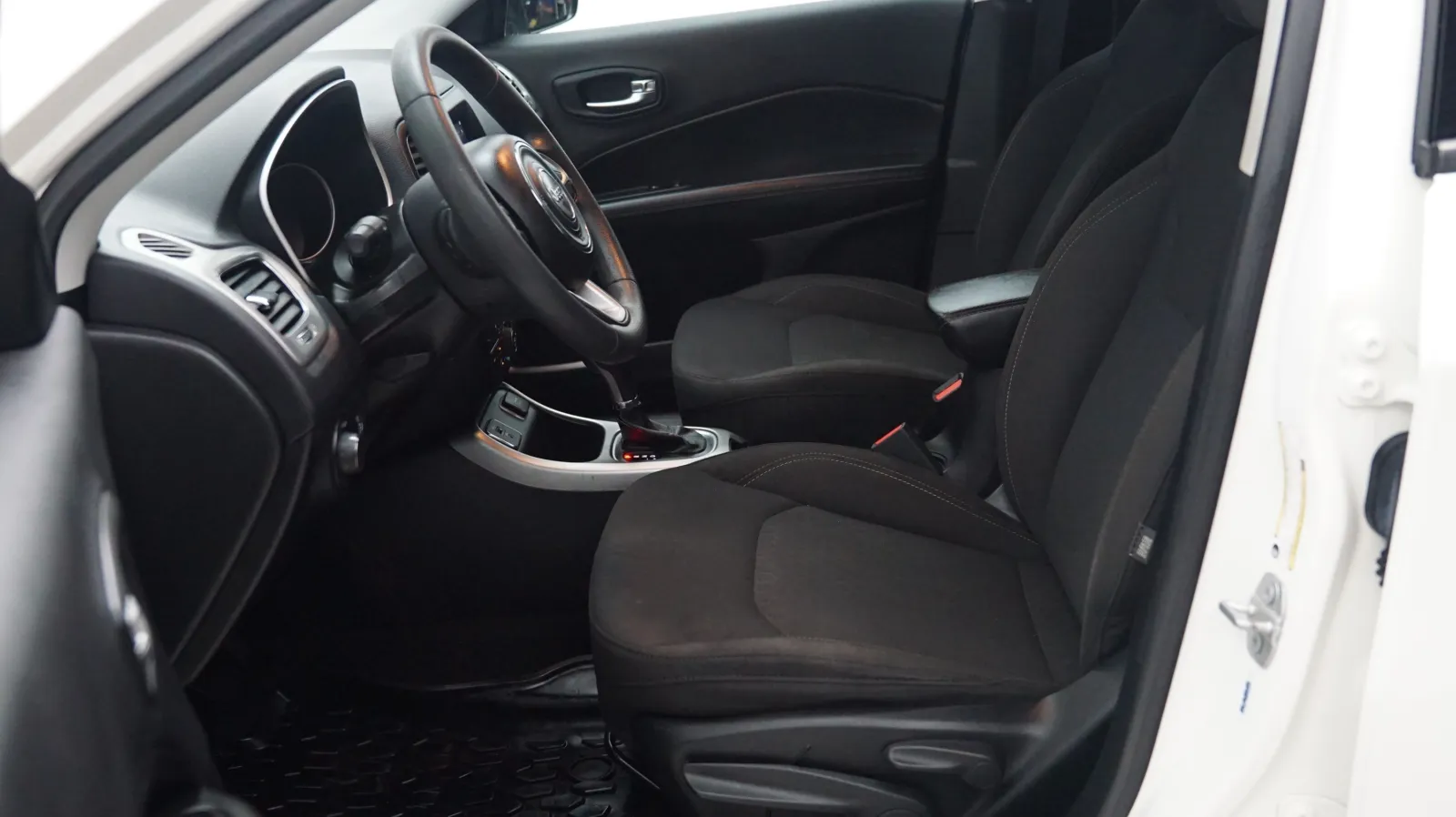 Jeep Compass photo 7