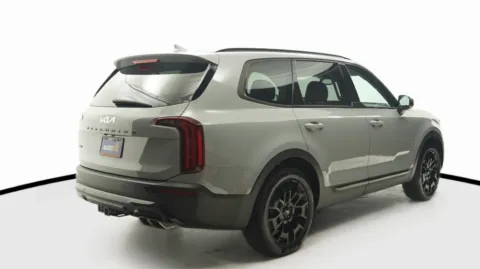 More photos of 2022 Kia Telluride SX at Auto City, CA