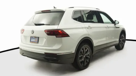 More photos of 2022 Volkswagen Tiguan SE at Auto City, CA