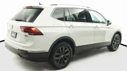 More photos of 2022 Volkswagen Tiguan SE at Auto City, CA