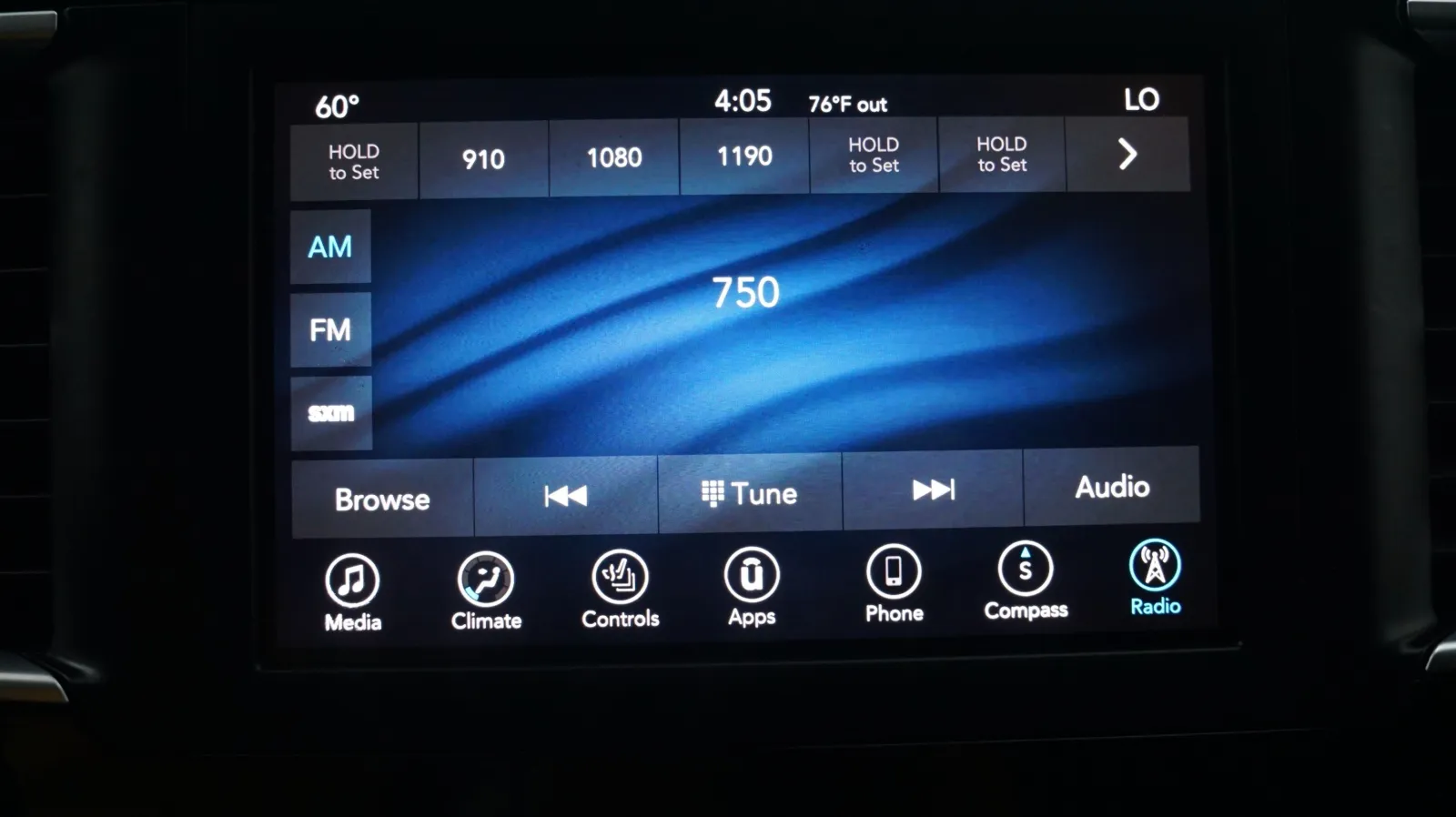 Chrysler Pacifica photo 16