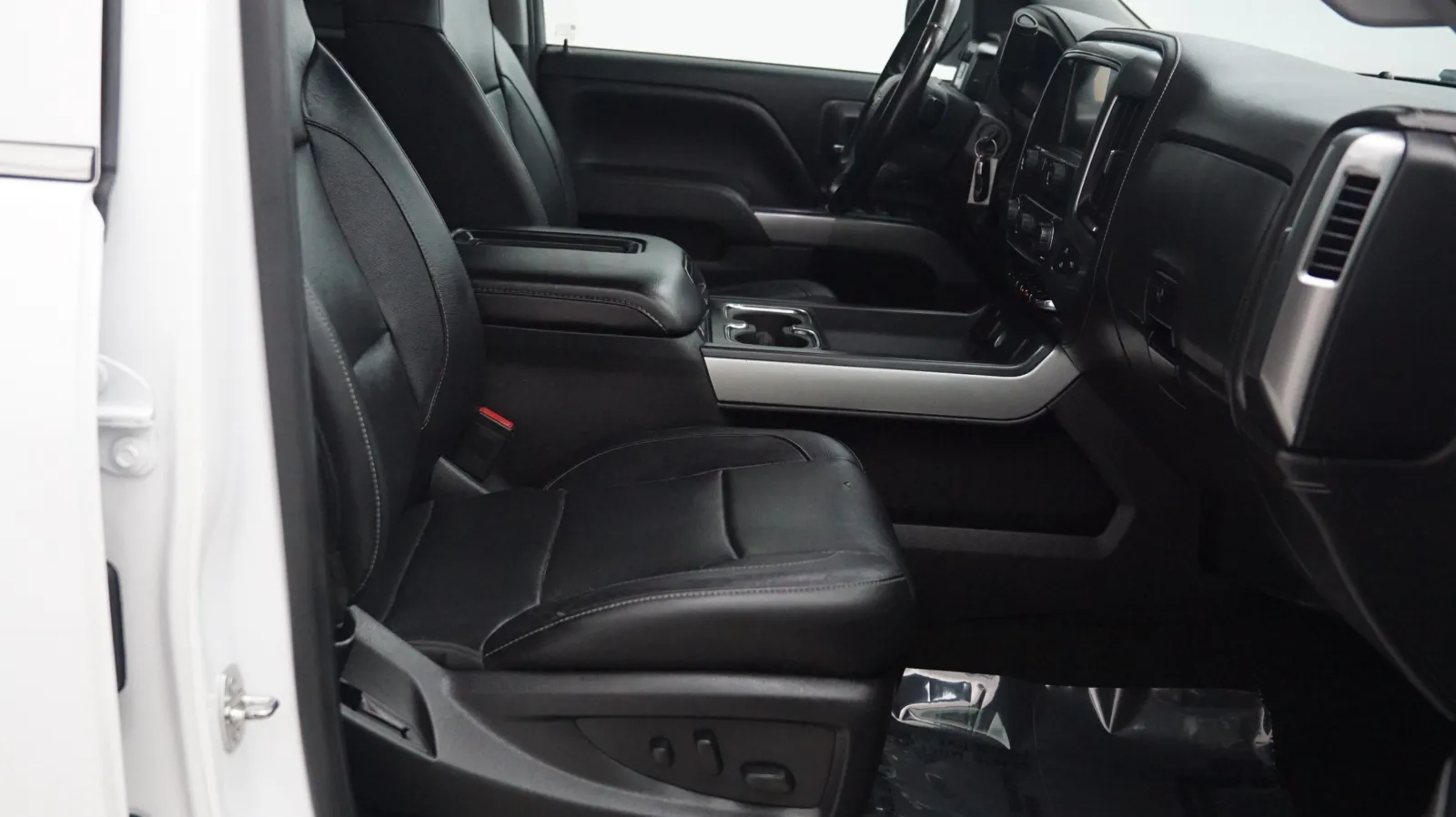 Chevrolet Silverado photo 6