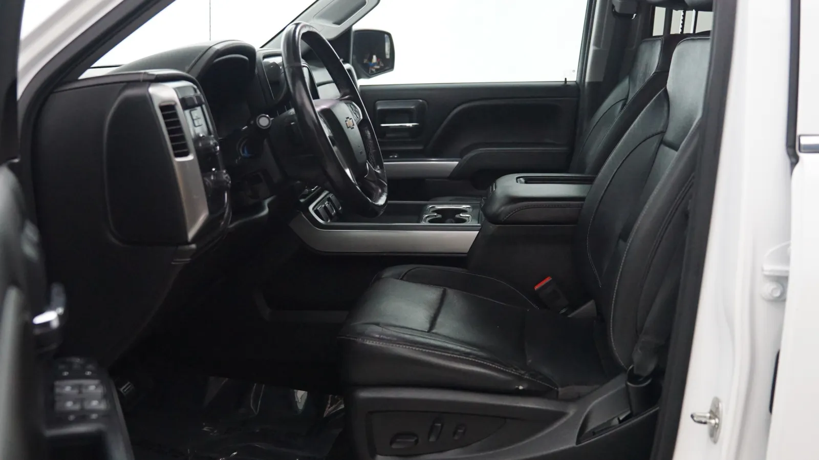 Chevrolet Silverado photo 7