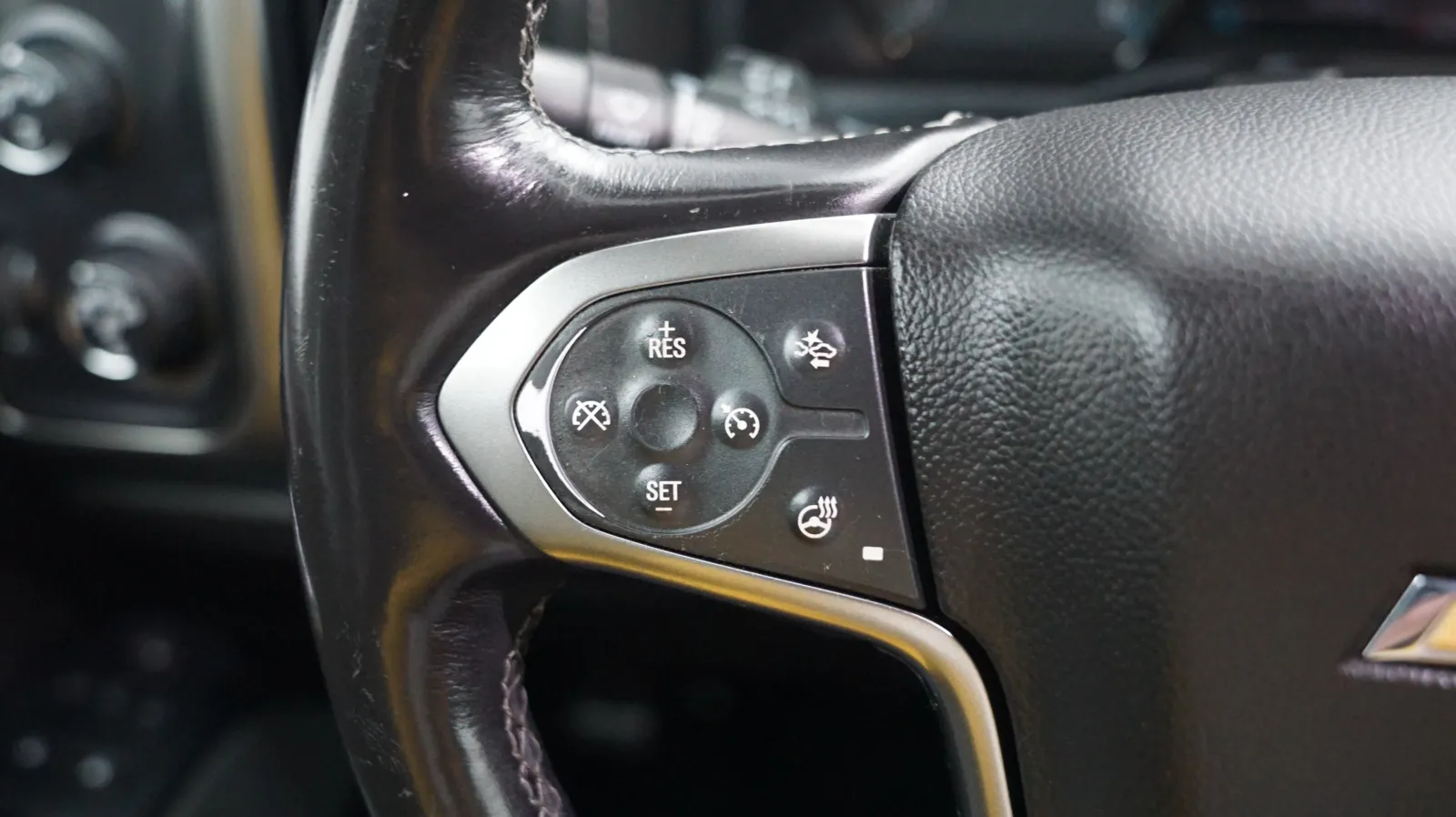 Chevrolet Silverado photo 14