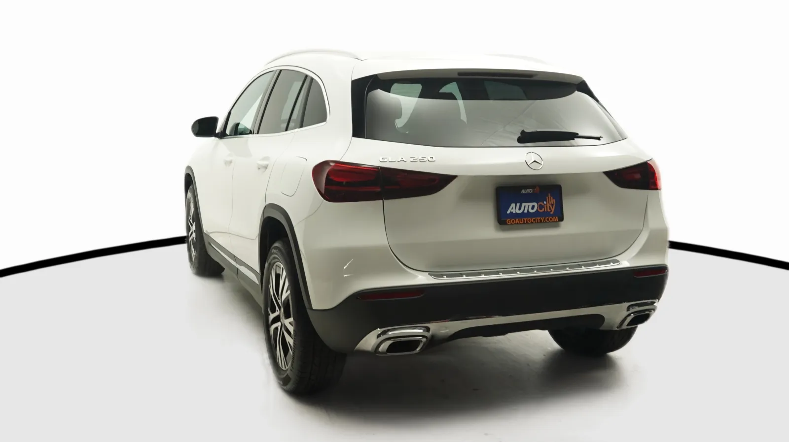 Mercedes-Benz GLA photo 13