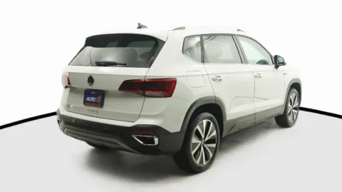 More photos of 2024 Volkswagen Taos SE at Auto City, CA