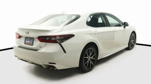 More photos of 2023 Toyota Camry SE at Auto City, CA