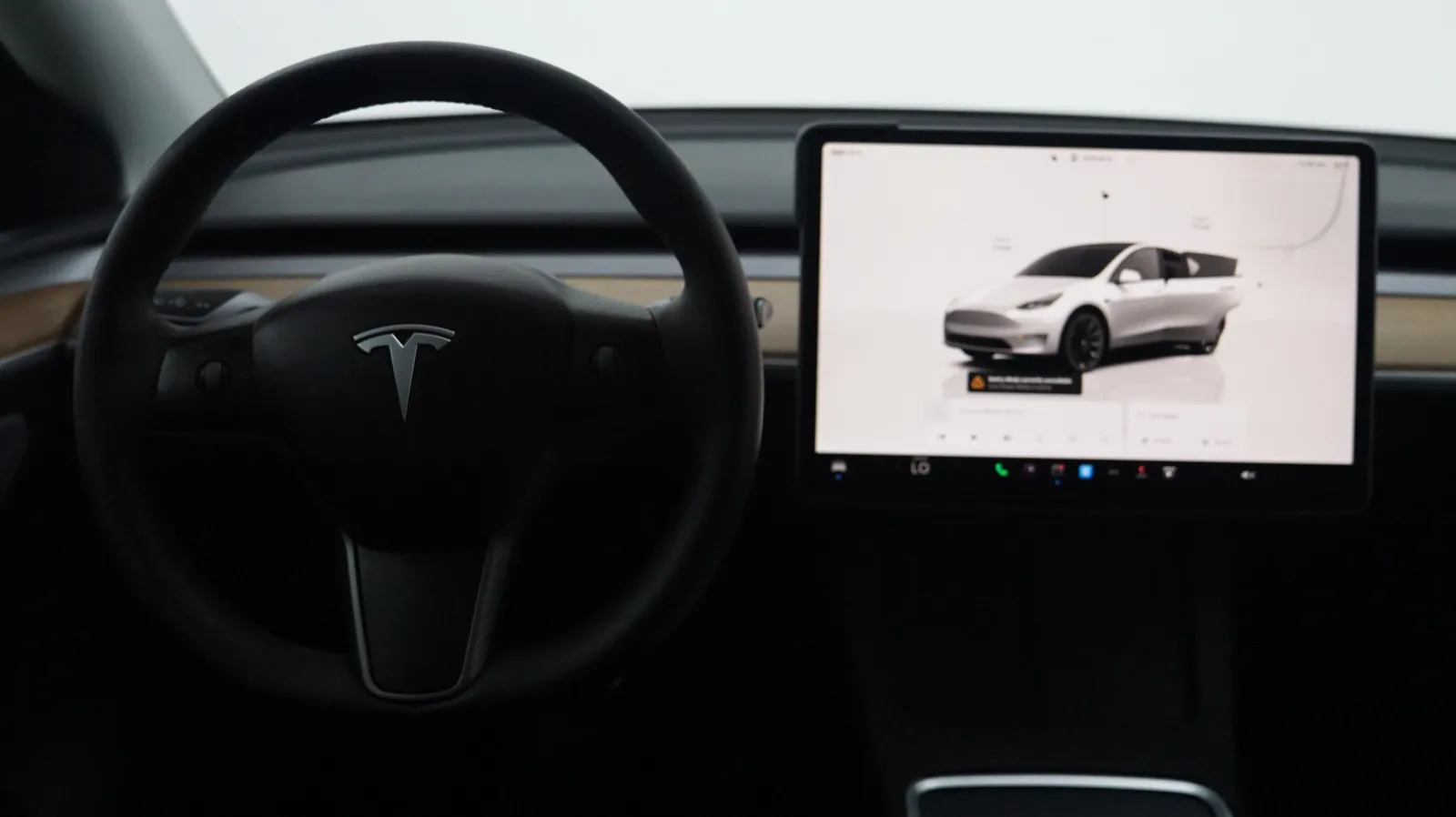 More photos of 2024 Tesla Model Y Long Range at Auto City, CA