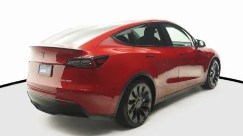 More photos of 2022 Tesla Model Y Performance at Auto City, CA