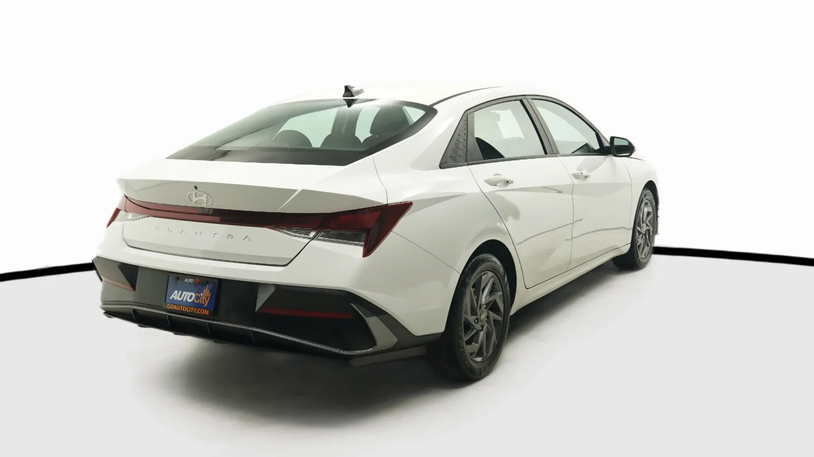 More photos of 2024 Hyundai Elantra SEL at Auto City, CA