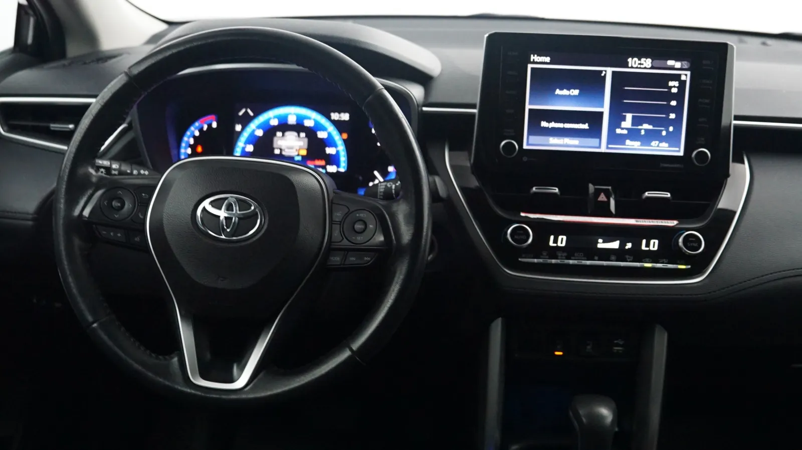 More photos of 2022 Toyota Corolla Cross XLE at Auto City, CA
