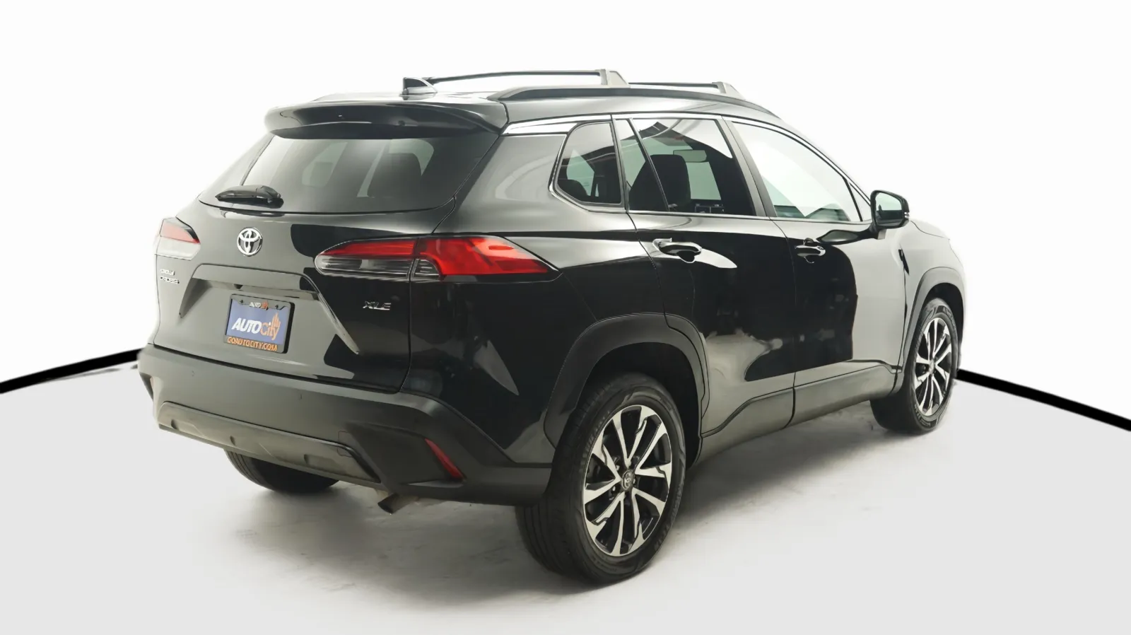 More photos of 2022 Toyota Corolla Cross XLE at Auto City, CA