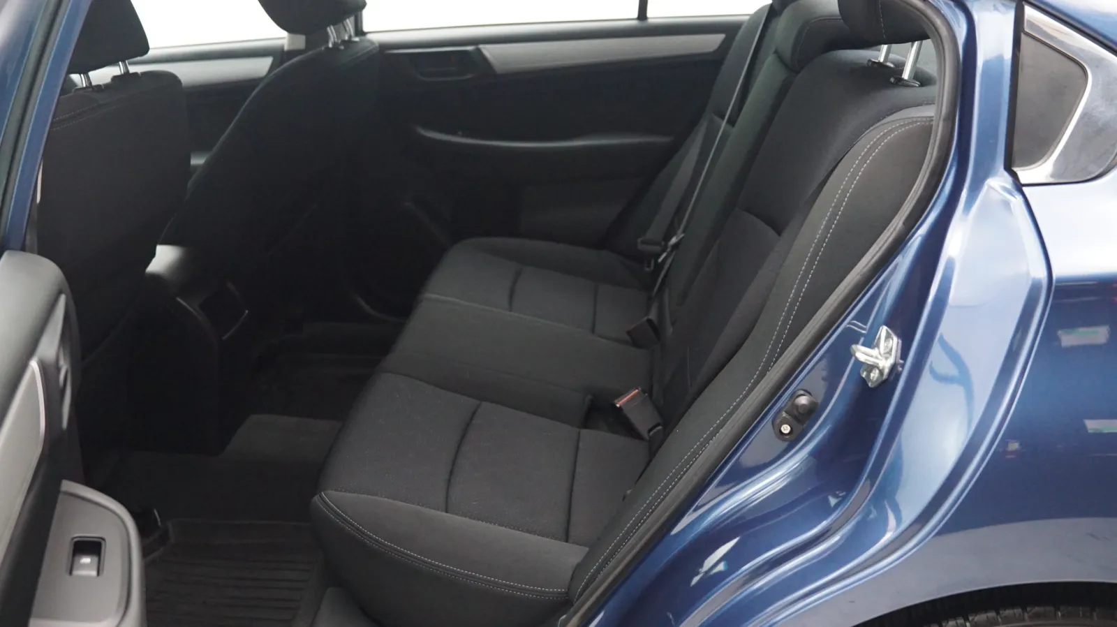 Subaru Legacy photo 12