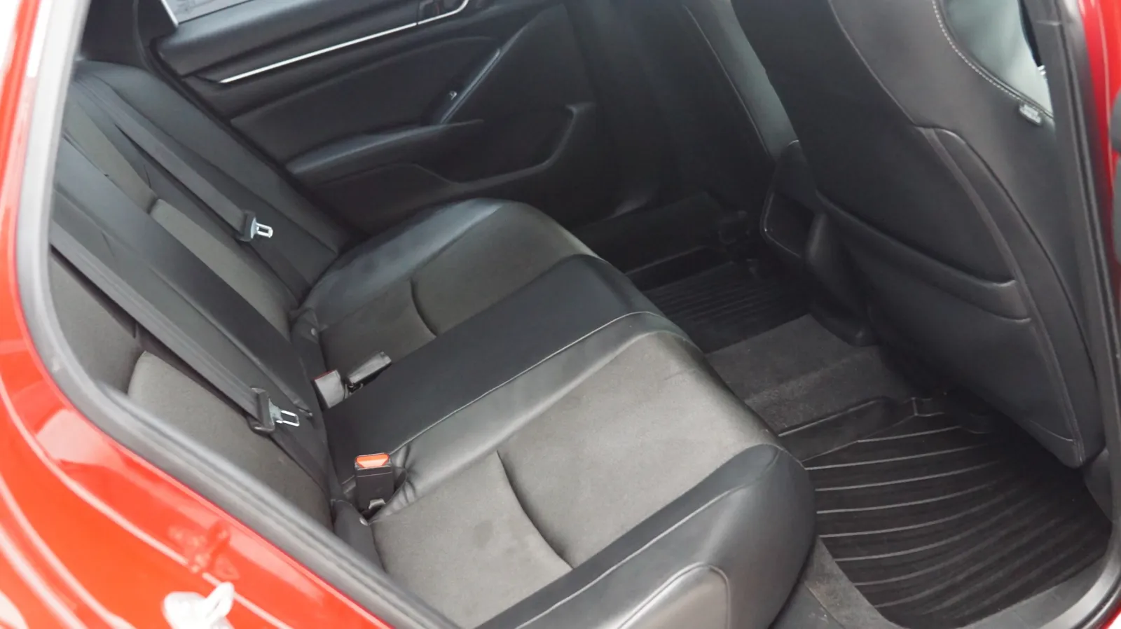 Honda Accord photo 11